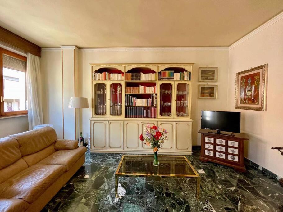 Careggi Gold Colors * Firenze